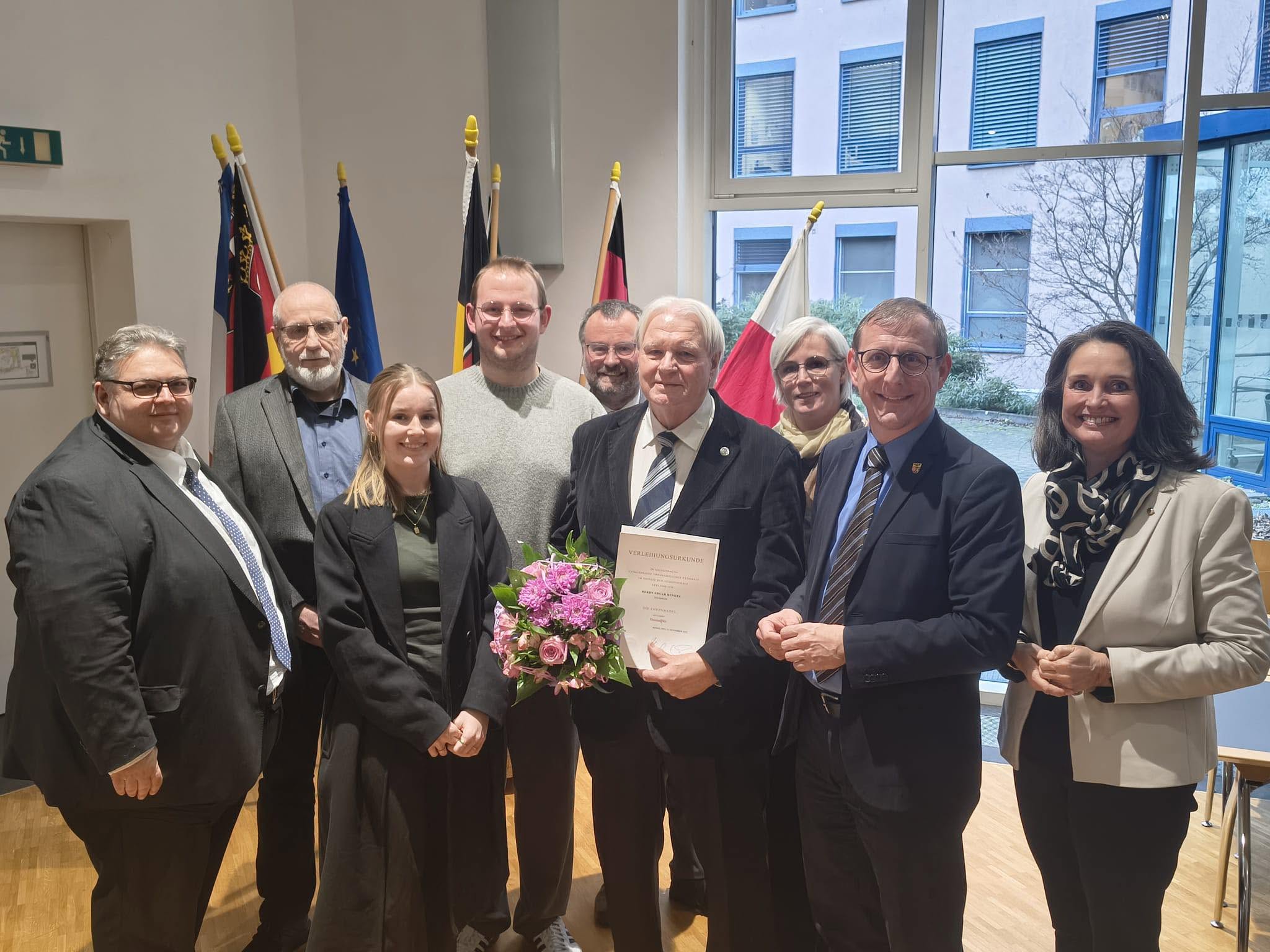 Ehrennadel des Landes RLP für Edgar Henkel